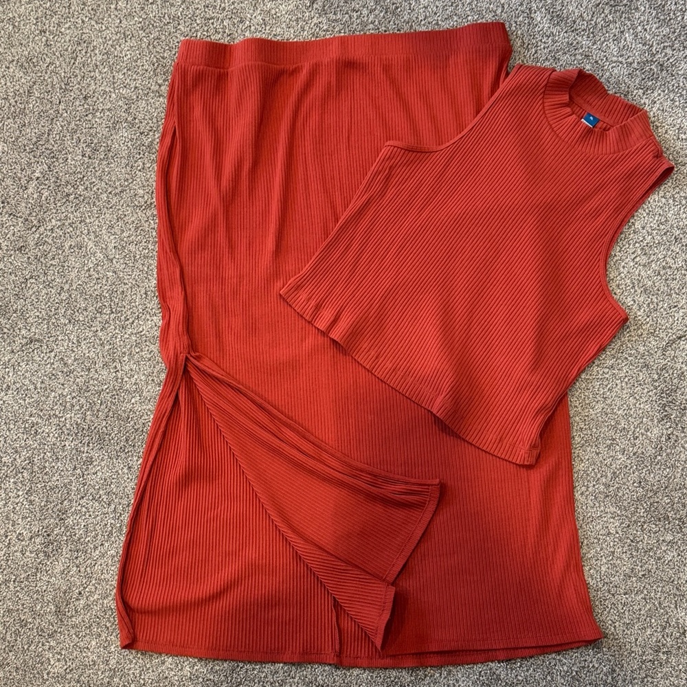 Old Navy Ribbed Maxi Skirt in Rust Red with Side Knot
